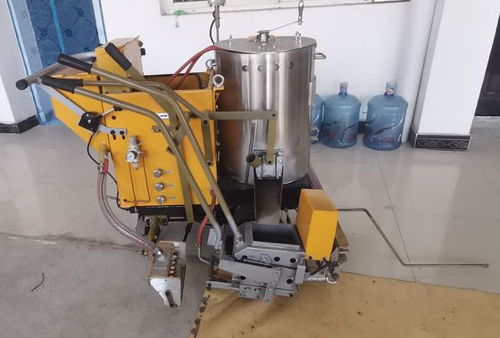 Batteriebetriebene Thermoplast-Markierungsmaschine für Fahrbahnen mit Lärmschutz